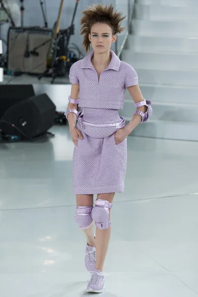 Look 18